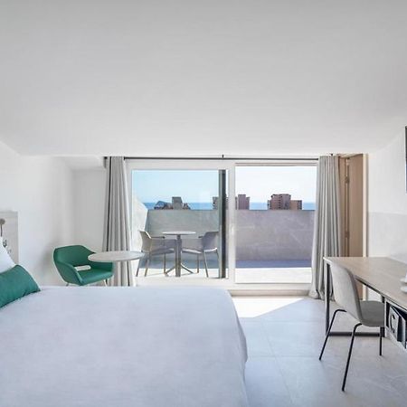 Halley Hotel & Apartments Affiliated By Melia Бенидорм Екстериор снимка