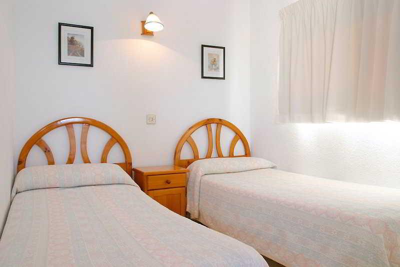 Halley Hotel & Apartments Affiliated By Melia Бенидорм Екстериор снимка