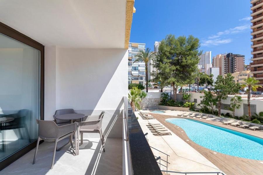 Halley Hotel & Apartments Affiliated By Melia Бенидорм Екстериор снимка