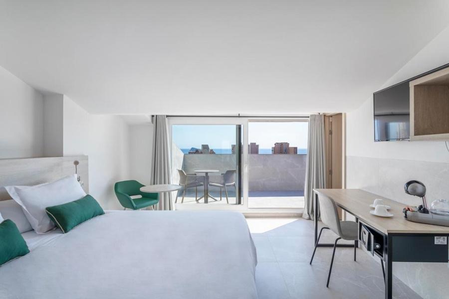 Halley Hotel & Apartments Affiliated By Melia Бенидорм Екстериор снимка