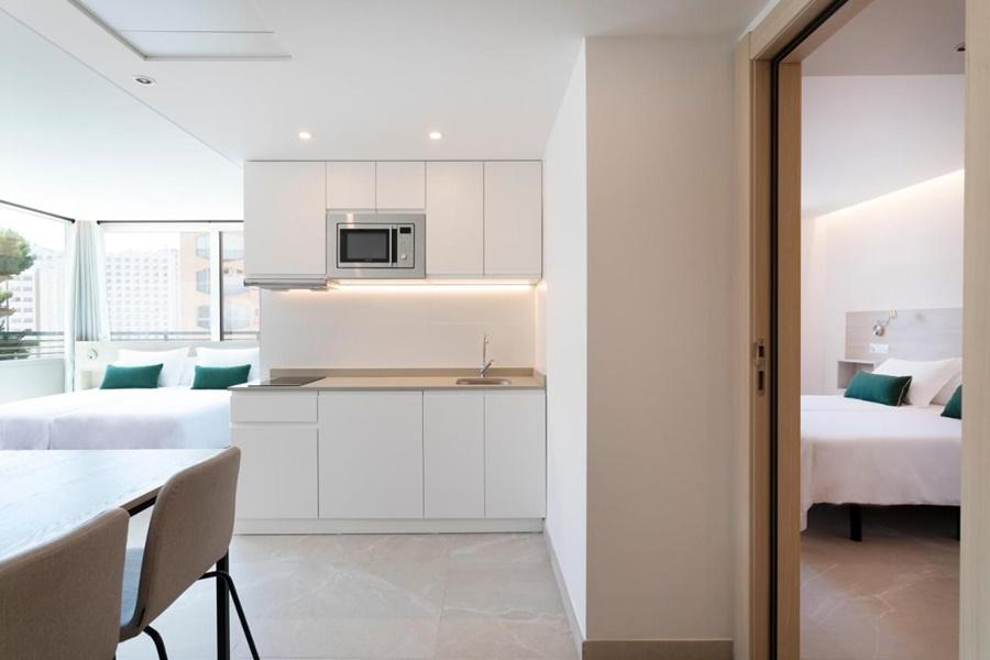 Halley Hotel & Apartments Affiliated By Melia Бенидорм Екстериор снимка