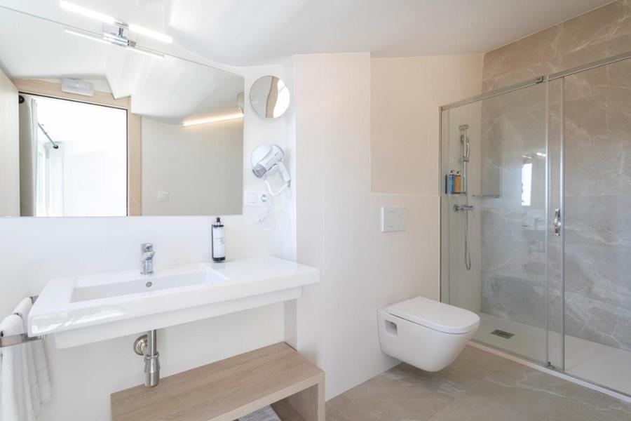 Halley Hotel & Apartments Affiliated By Melia Бенидорм Екстериор снимка