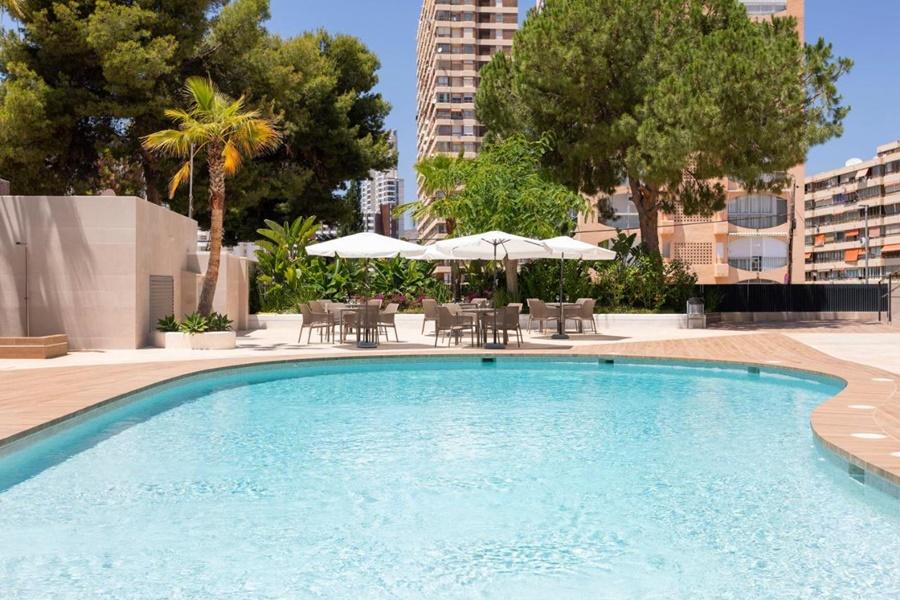 Halley Hotel & Apartments Affiliated By Melia Бенидорм Екстериор снимка